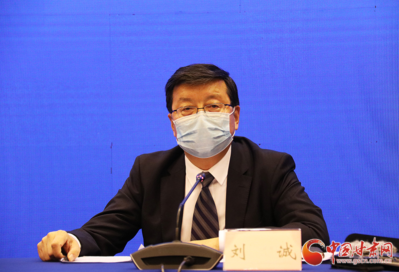 甘肅省人社廳：落實落細“四個確?！贝胧?實現(xiàn)貧困人口基本養(yǎng)老保險全覆蓋（圖）