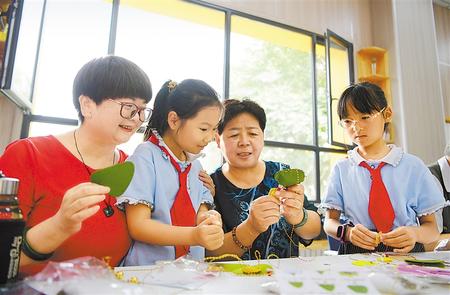 蘭州新區(qū)推進(jìn)“雙減”政策落地非寄宿制中小學(xué)不得在校內(nèi)設(shè)置食品小賣部、超市