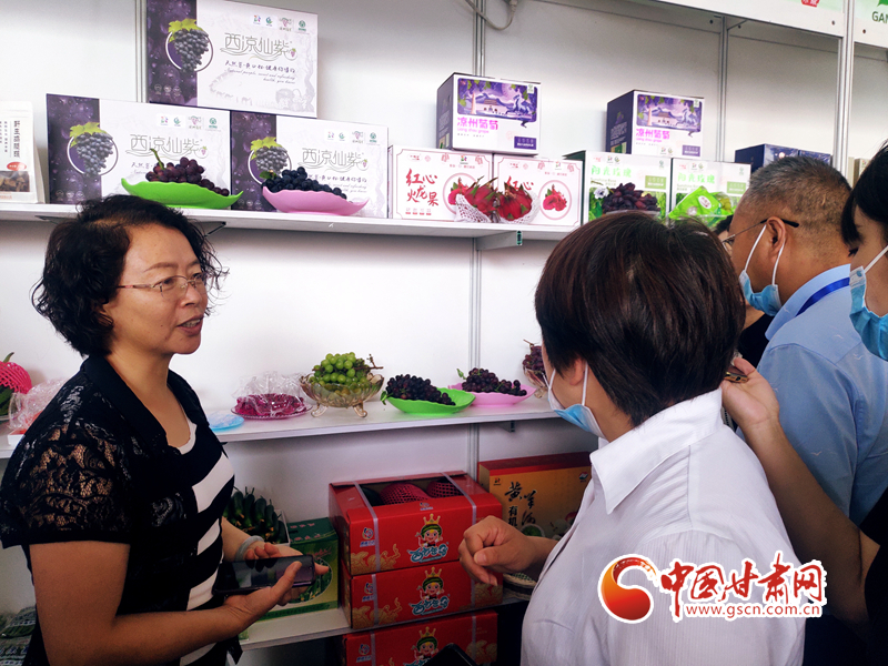 勞動(dòng)者入職時(shí)要交保證金？法院：用人單位全額退還