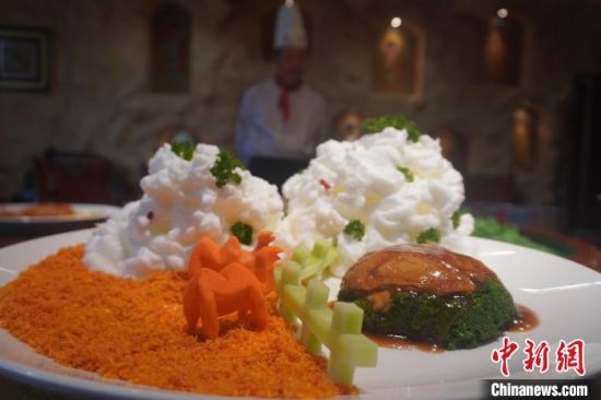 圖為敦煌菜代表菜肴展示?!【琶赖┰?攝 圖為敦煌菜代表菜肴展示?!【琶赖┰?攝