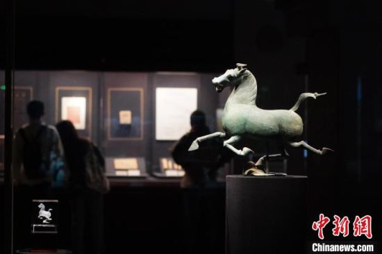 甘肅省博物館展出的“銅奔馬”。