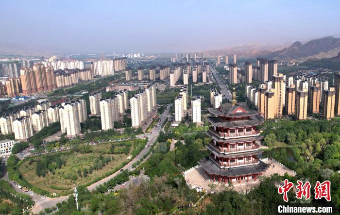 圖為“南涼古都”樂都朝陽山片區(qū)的今朝?！⊙Φ?攝