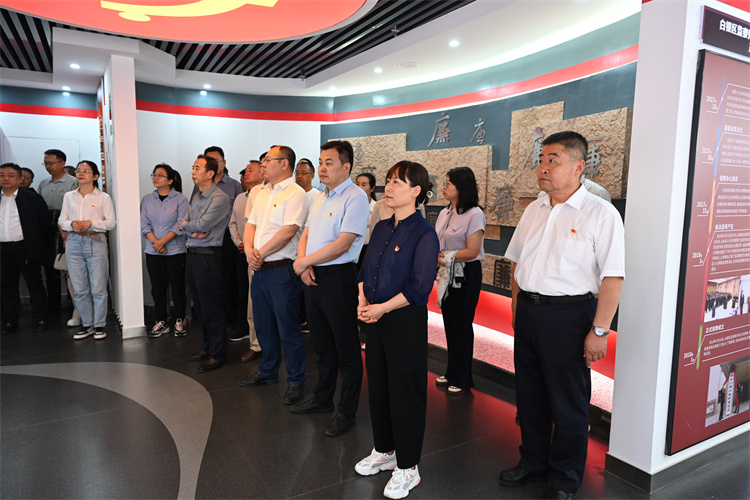 5月31日市紀委監(jiān)委機關(guān)黨委分批組織黨員干部到警示教育基地接受警示教育.jpg