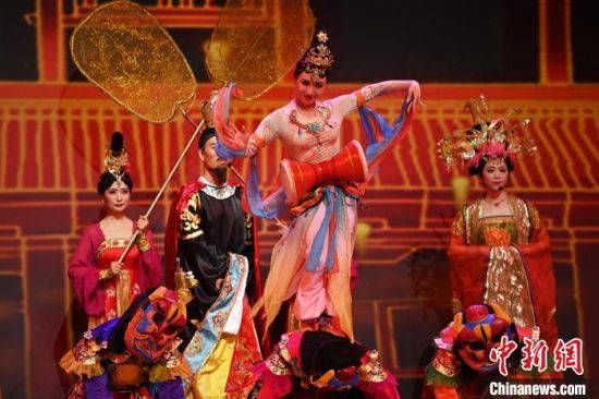 2023年第六屆敦煌文博會期間，系列演藝上演。(資料圖)李亞龍 攝