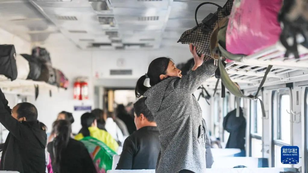 火車上跳廣場(chǎng)舞？不能無(wú)視公共利益